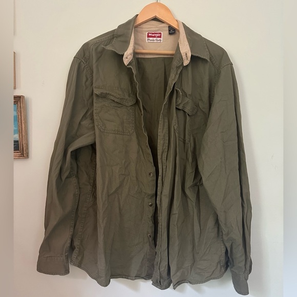 Wrangler Tops - Vintage Wrangler olive work shirt